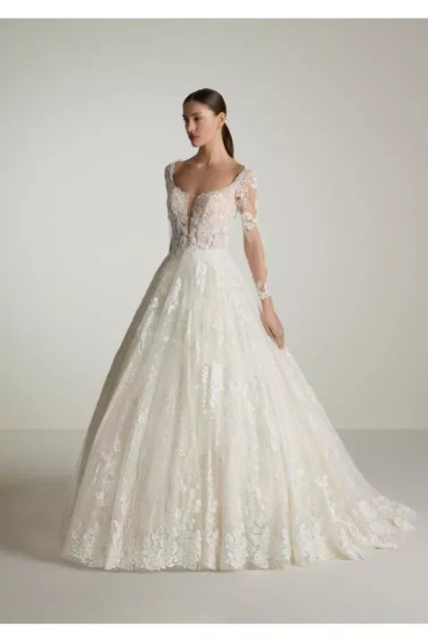 Abito da sposa FANASIA con pizzo floreale e maniche lunghe trasparenti.
