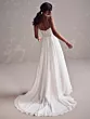 Abito da sposa Poppy Maggie Sottero, schiena scoperta, dettagli in pizzo, tessuto fluente.