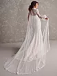 Abito da sposa Maggie Sottero Iravati, design elegante con strascico in tulle e dettagli ricamati.