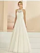 Abito da sposa Aurora in pizzo bianco con scollo all'americana, elegante e raffinato.