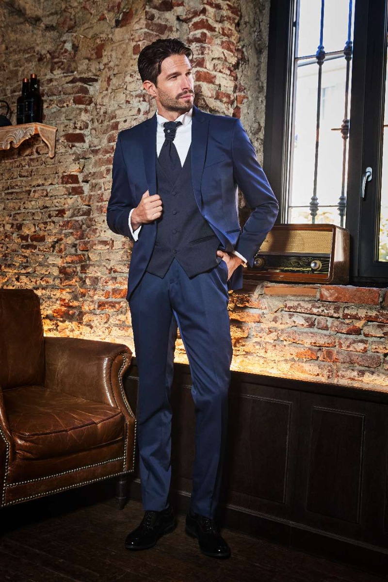 SMOKING BLU CON GILET DAMASCATO