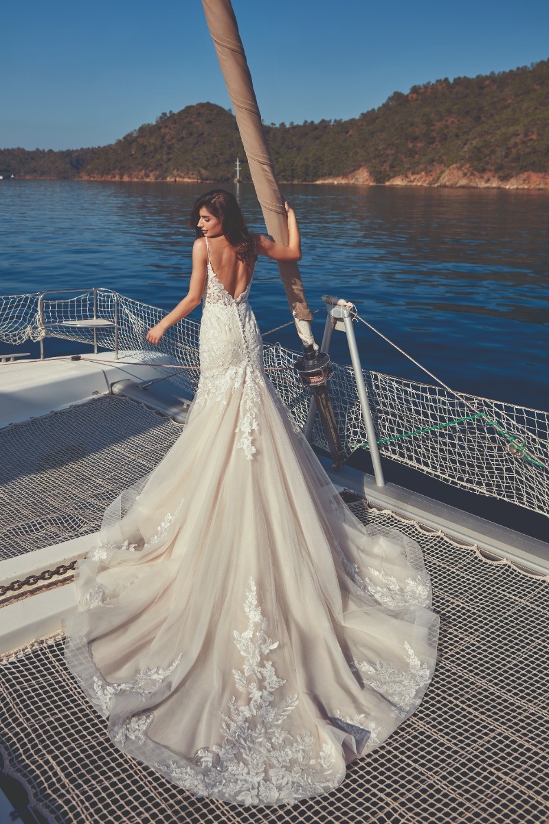 A Summer Wedding at Rancho Los Guzman: Karina \u0026 Eddy - Showit Blog, image size:799x1200