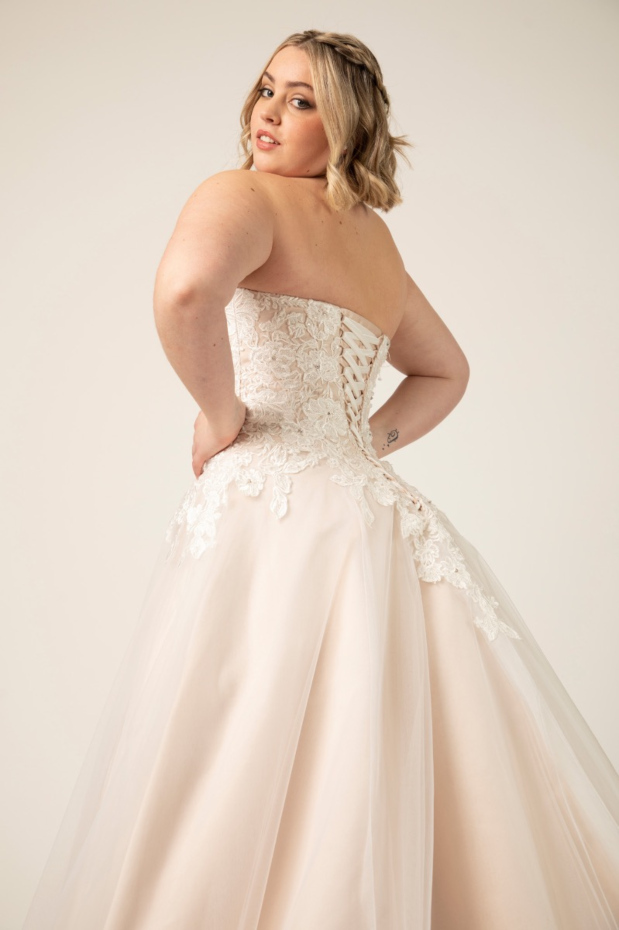 Abito da sposa Mughetto CURVY 