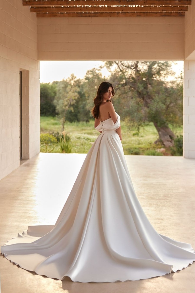 5736T - ELIZABETH PASSION