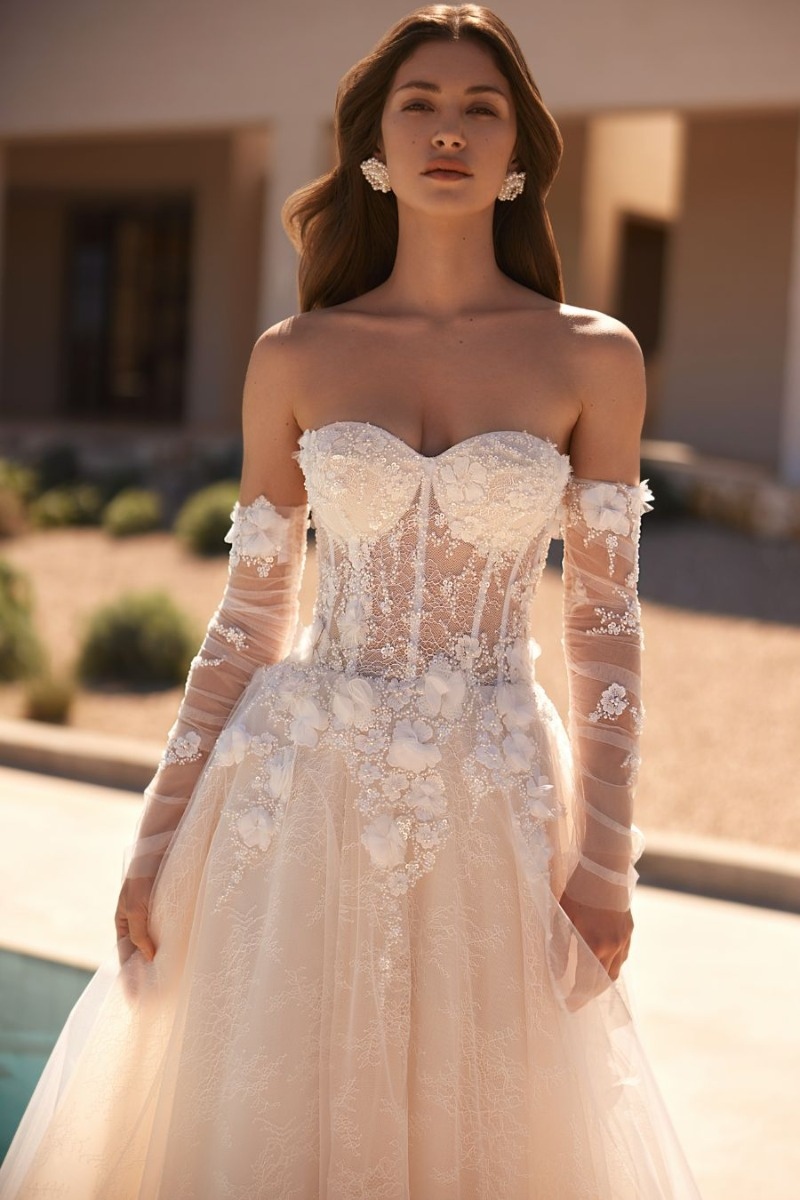 5742T - ELIZABETH PASSION