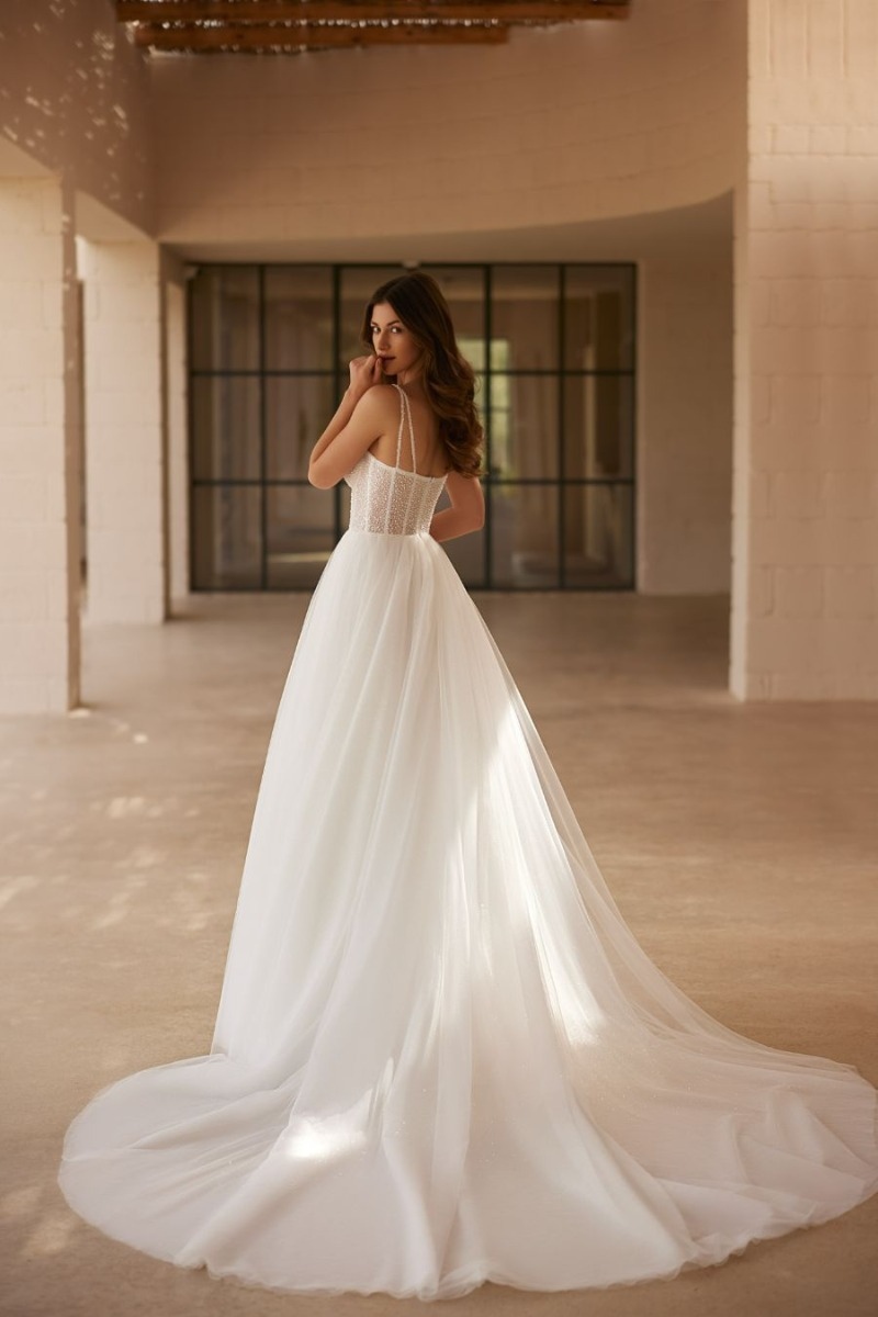 5750T - ELIZABETH PASSION