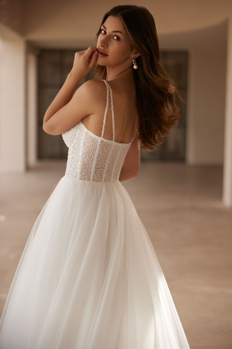 5750T - ELIZABETH PASSION