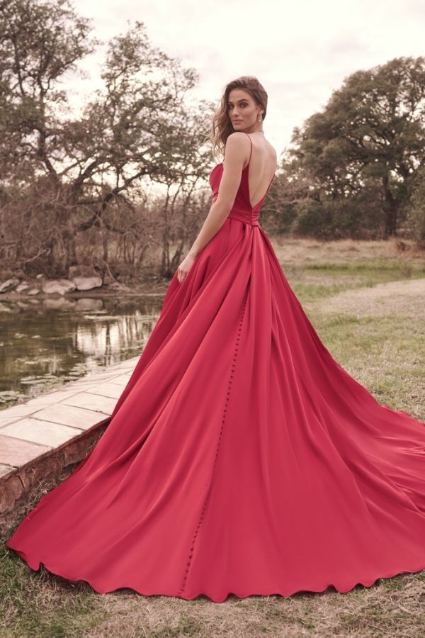 SCARLET - MAGGIE SOTTERO