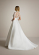 Abito da sposa ASLING con schiena in pizzo e maniche lunghe, vista posteriore.