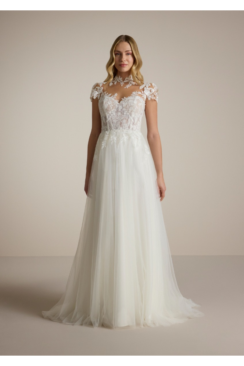 Abito da sposa BELLONA in pizzo e tulle con scollo a cuore e maniche corte ricamate.
