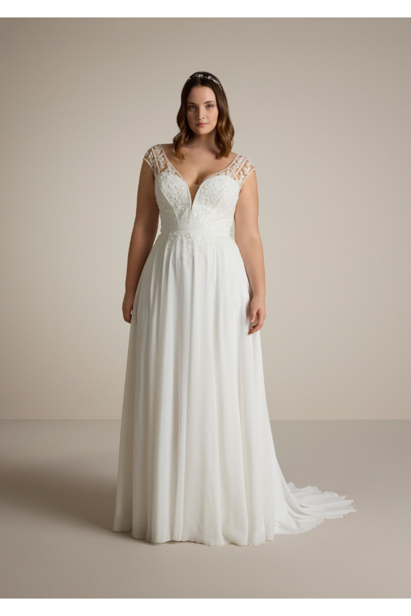 Abito da sposa BHRANTI - LADYBIRD, scollo a V, dettagli in pizzo, linea fluida, colore bianco.
