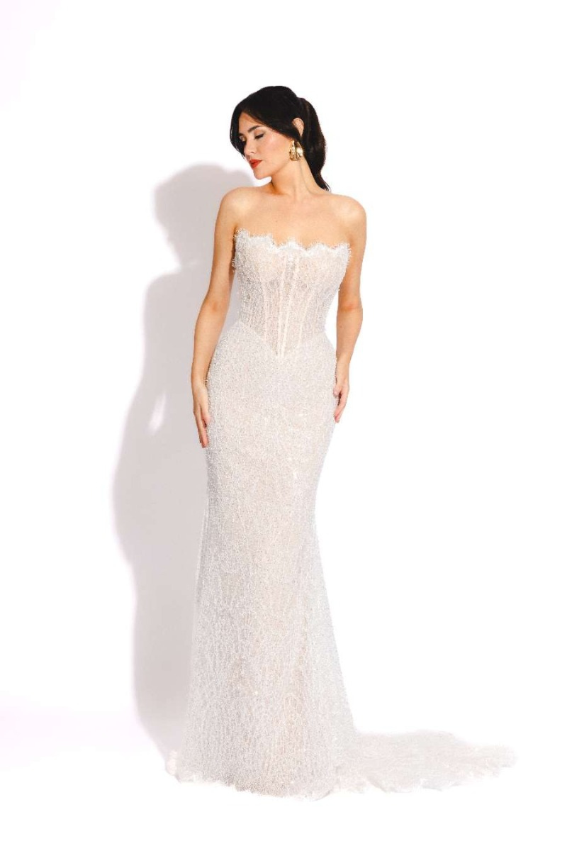 Andrea - THE DEVIL WEARS SPOSAE