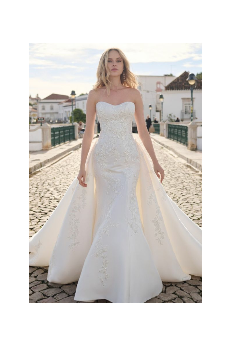 BARCELONA - MAGGIE SOTTERO