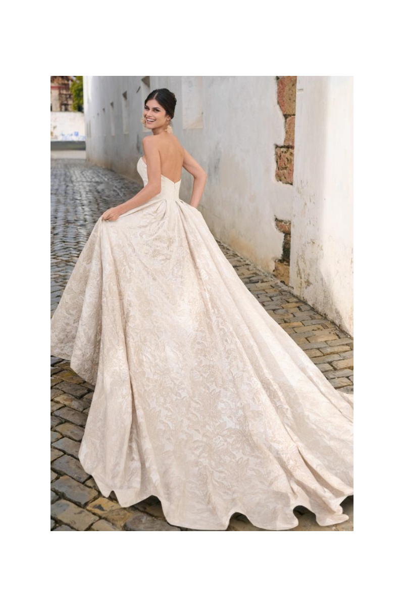 CYPRUS - MAGGIE SOTTERO