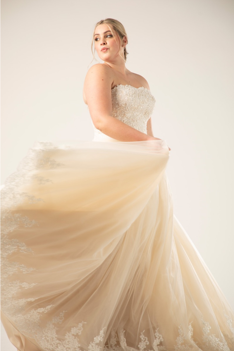 Abito da sposa CAMPANULA CURVY