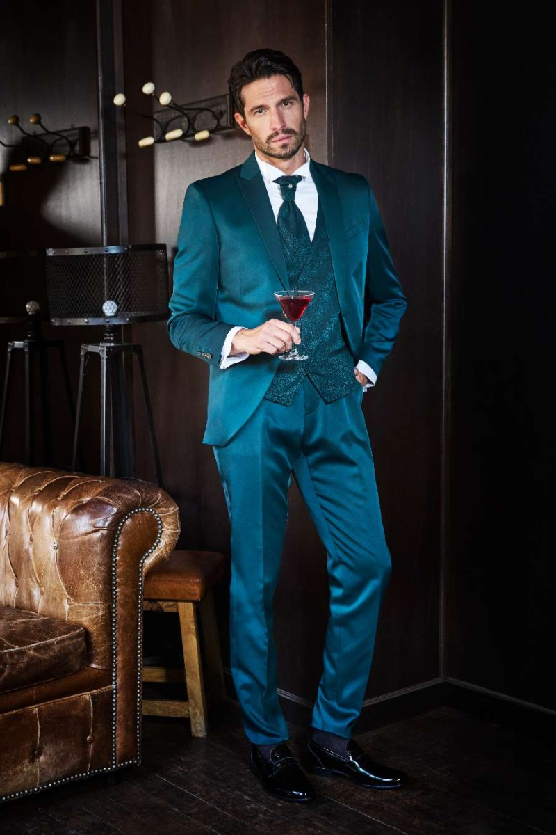 ABITO CLASSICO TRE PEZZI CON GILET DAMASCATO