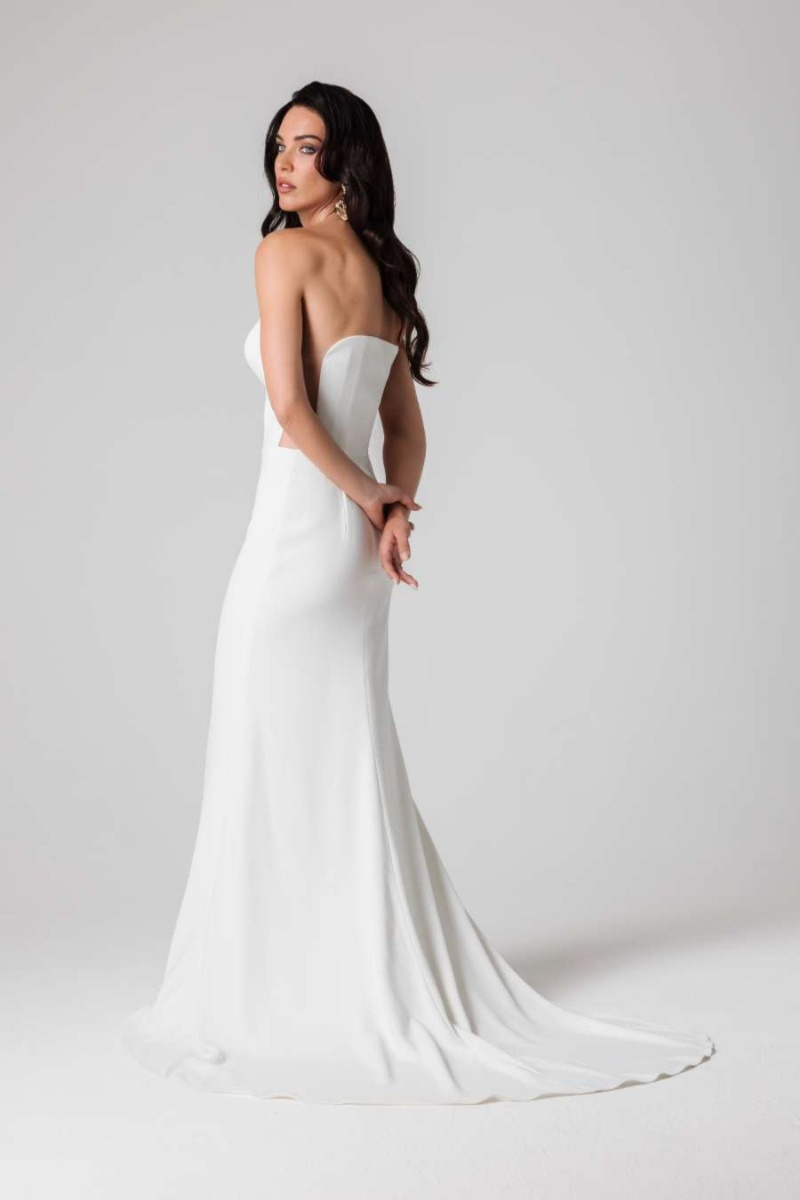 IRINA - ESSENTIAL EVERLASTING COLLECTION