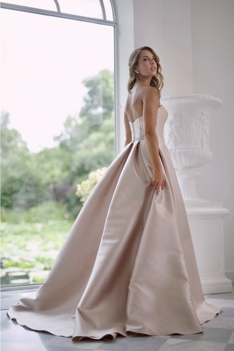 aura linea sposae atelier