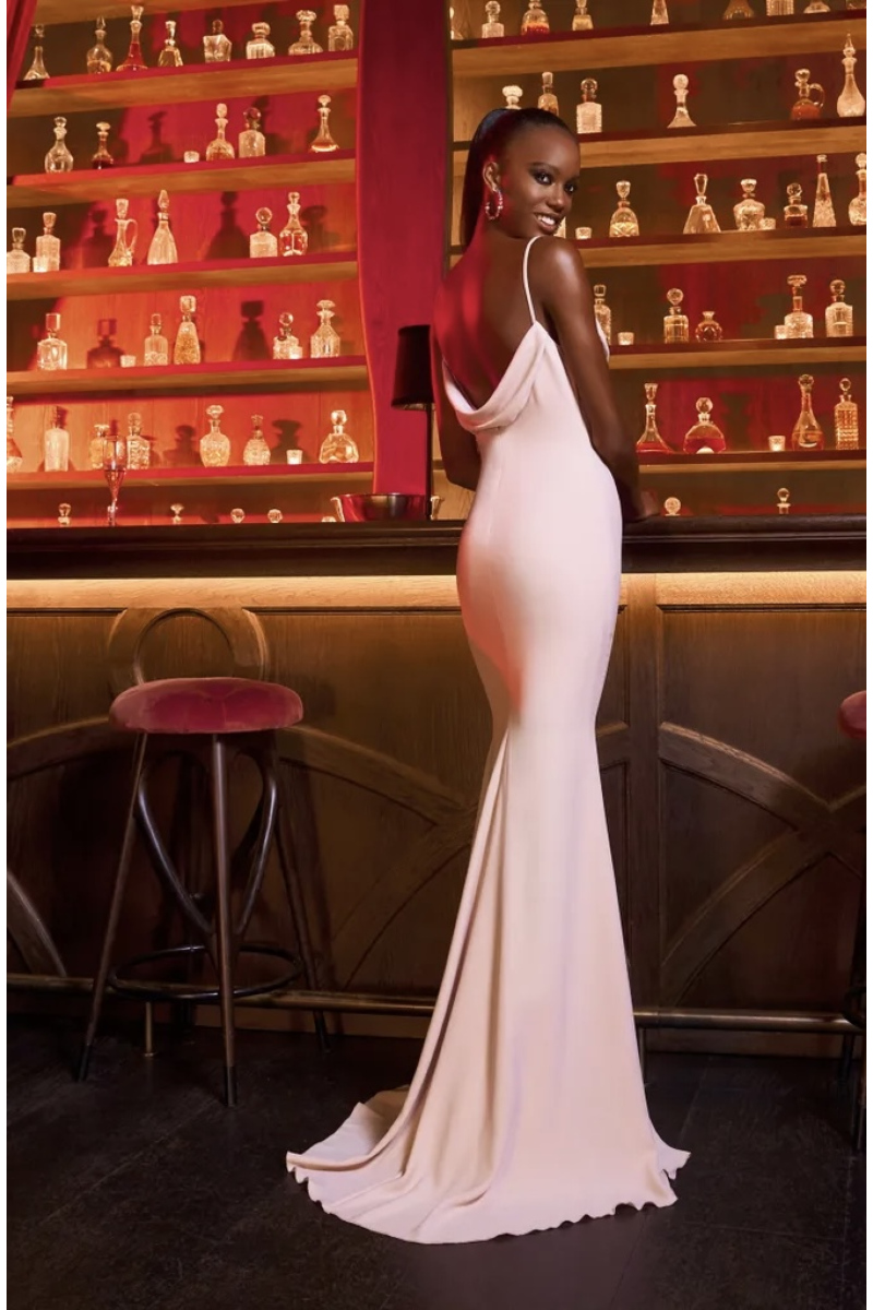 ESSENTIAL 2250 LINEA PRONOVIAS