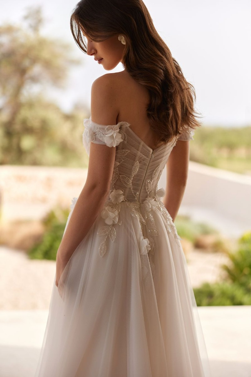 5753T - ELIZABETH PASSION