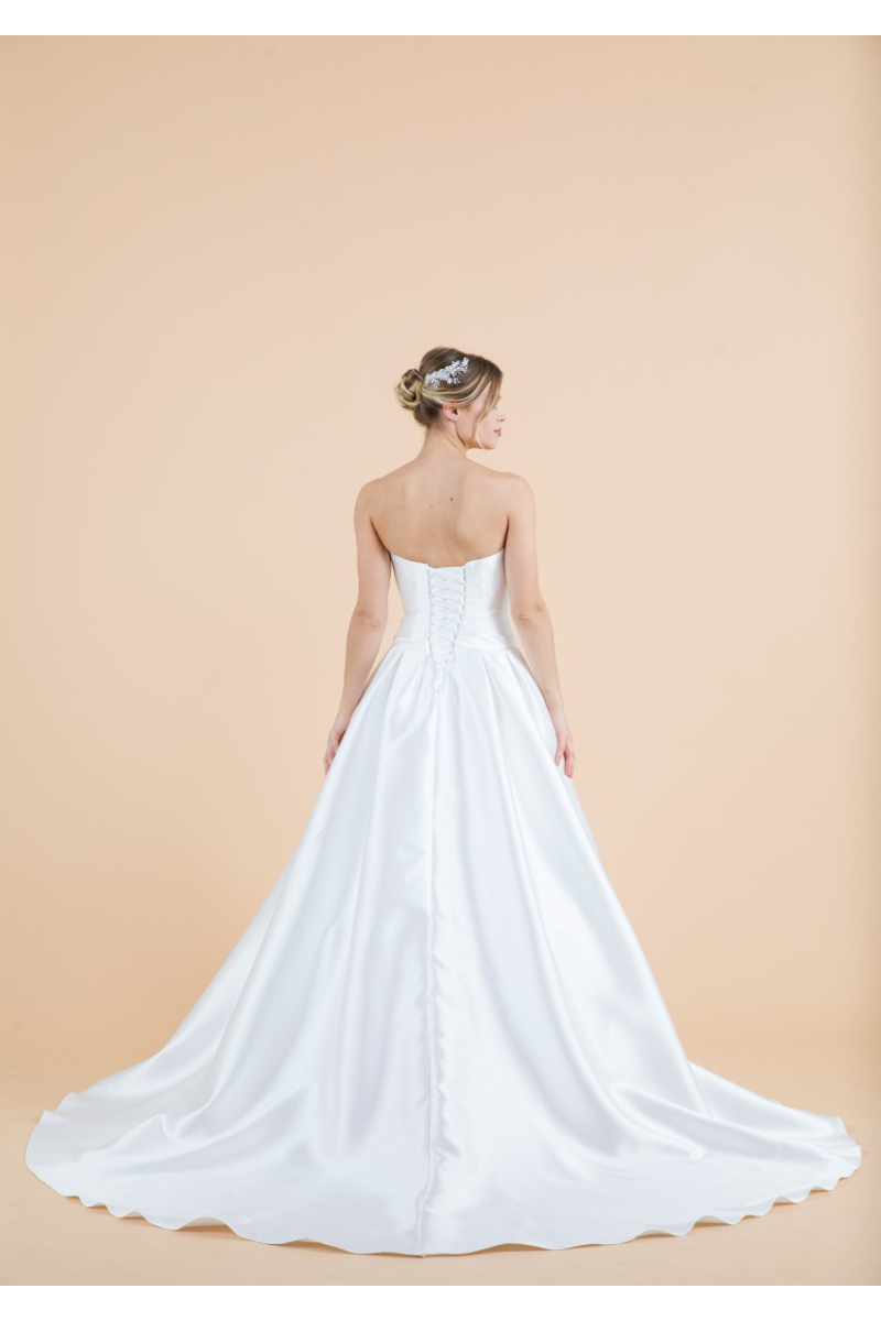 abito da sposa nutan