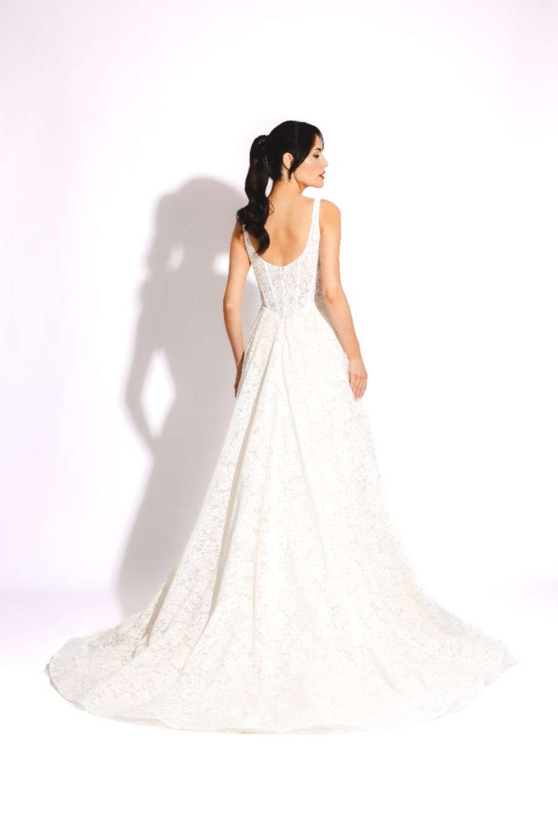 Nigel - THE DEVIL WEARS SPOSAE