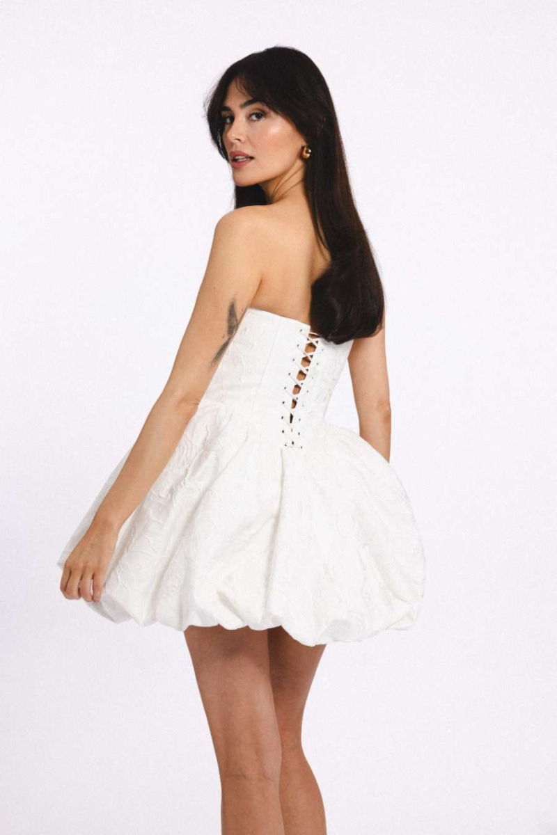 CALLUNA - THE DEVIL WEARS SPOSAE