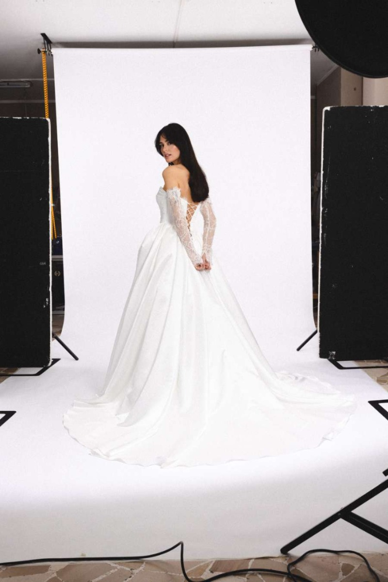 Emily - THE DEVIL WEARS SPOSAE