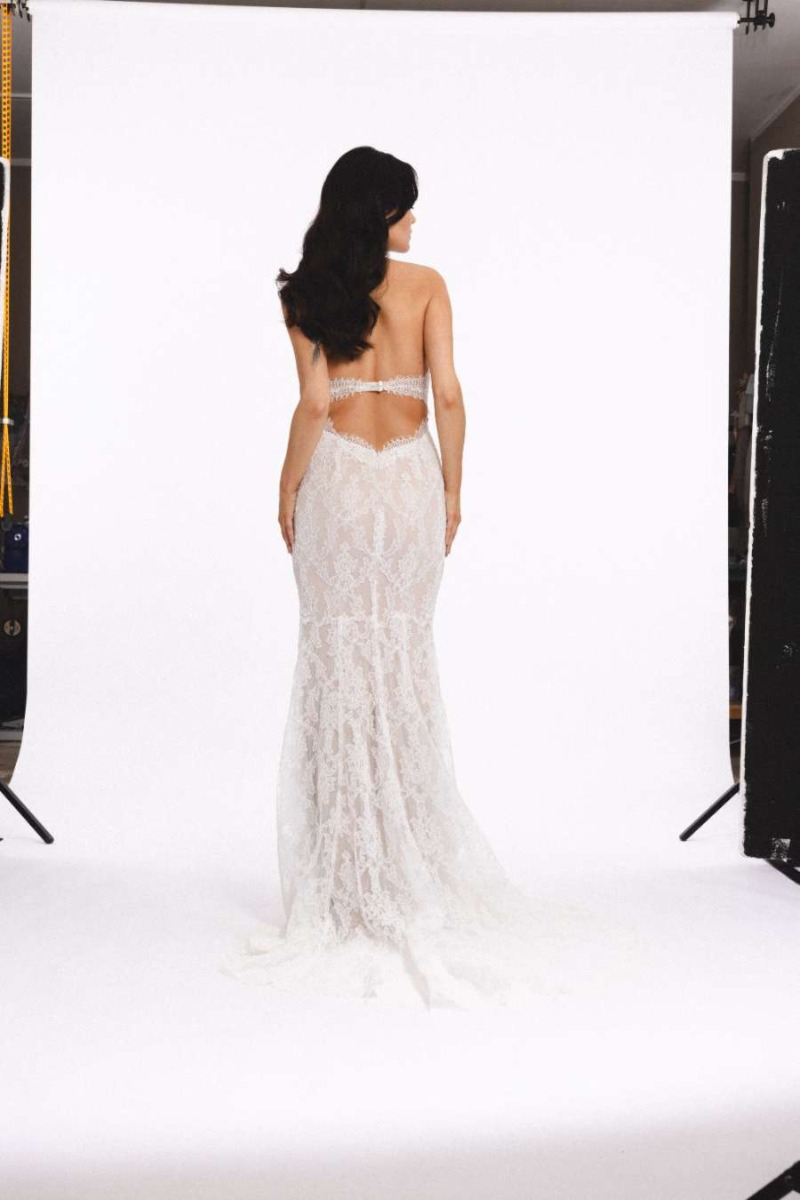 Marisse - THE DEVIL WEARS SPOSAE