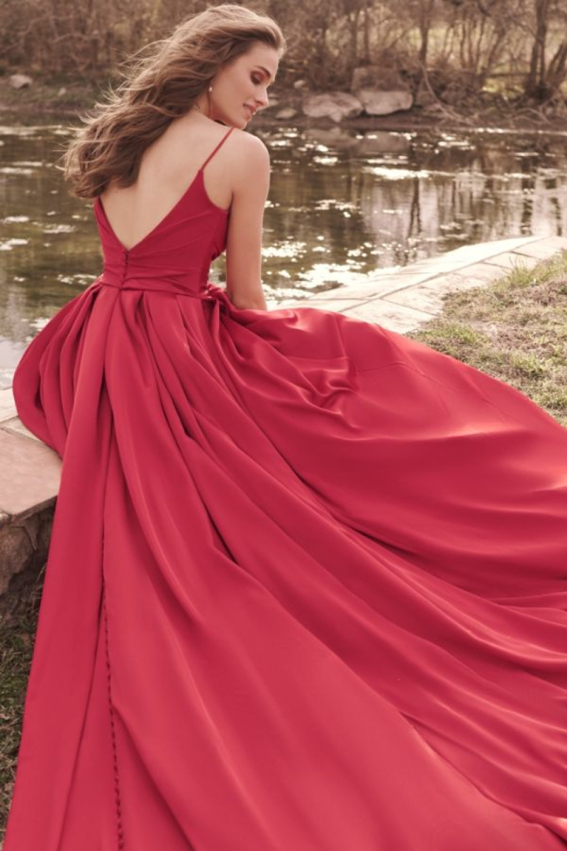 SCARLET - MAGGIE SOTTERO