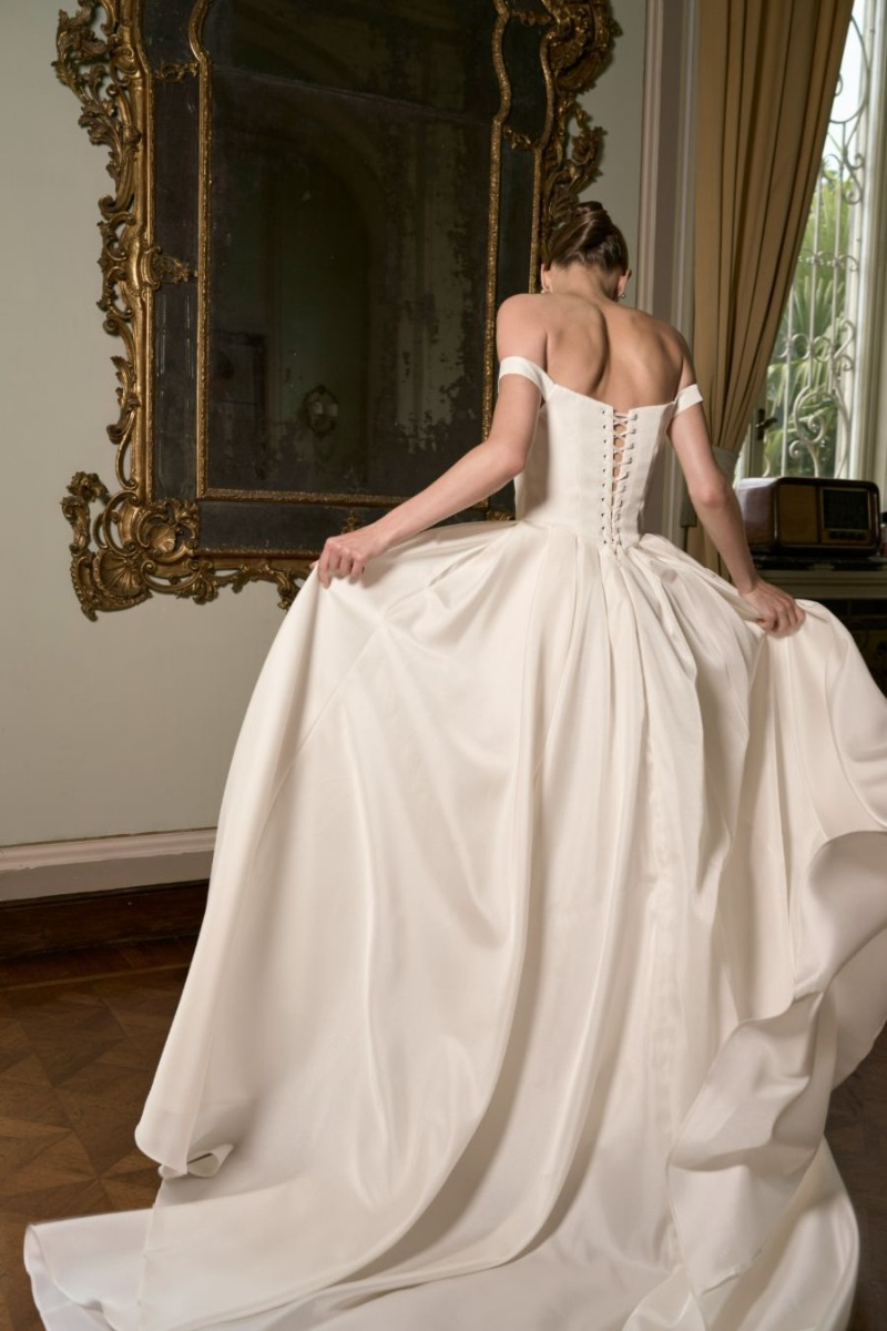 TERESA - THE ROMANTICA COLLECTION