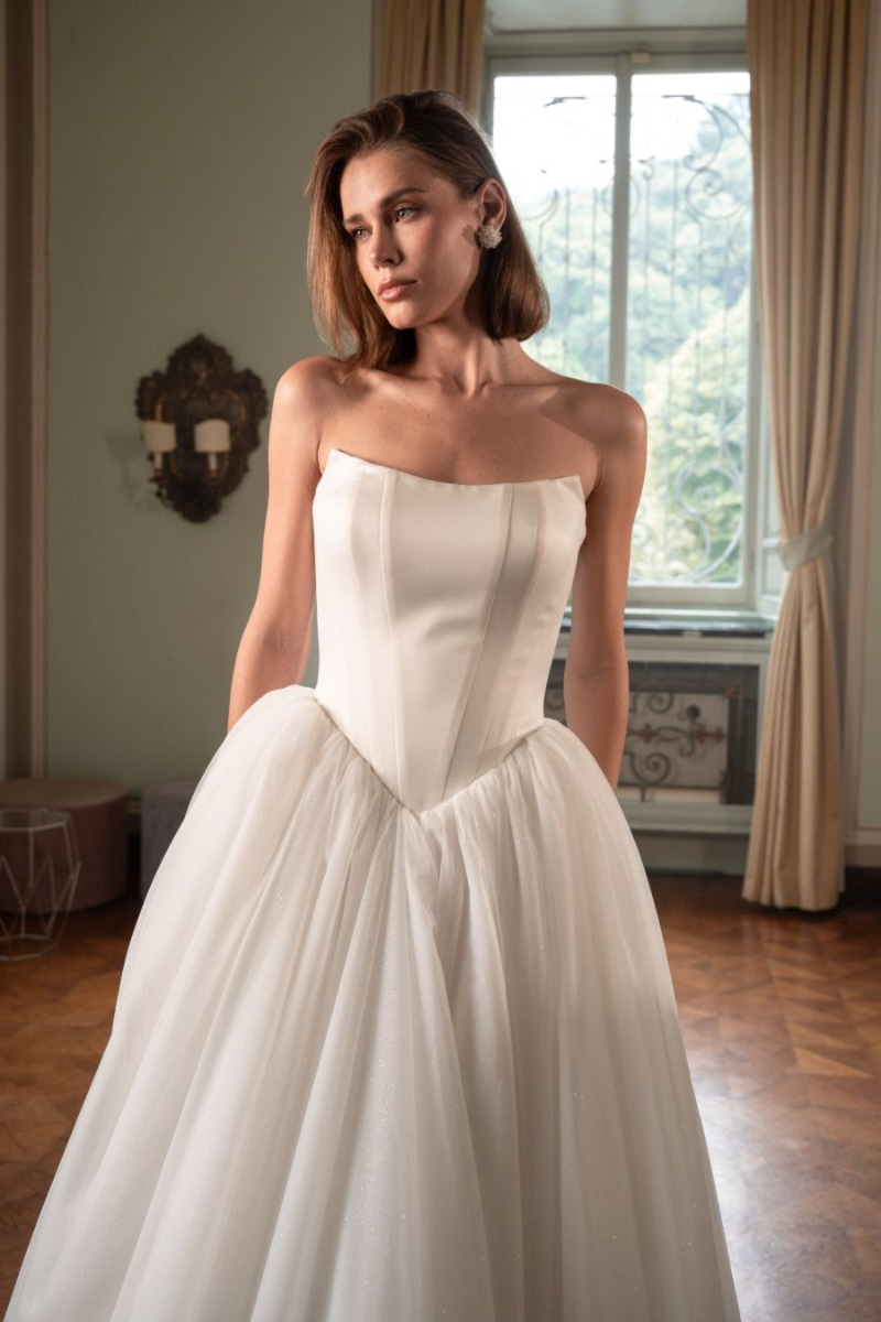 CORINNA - THE ROMANTICA COLLECTION