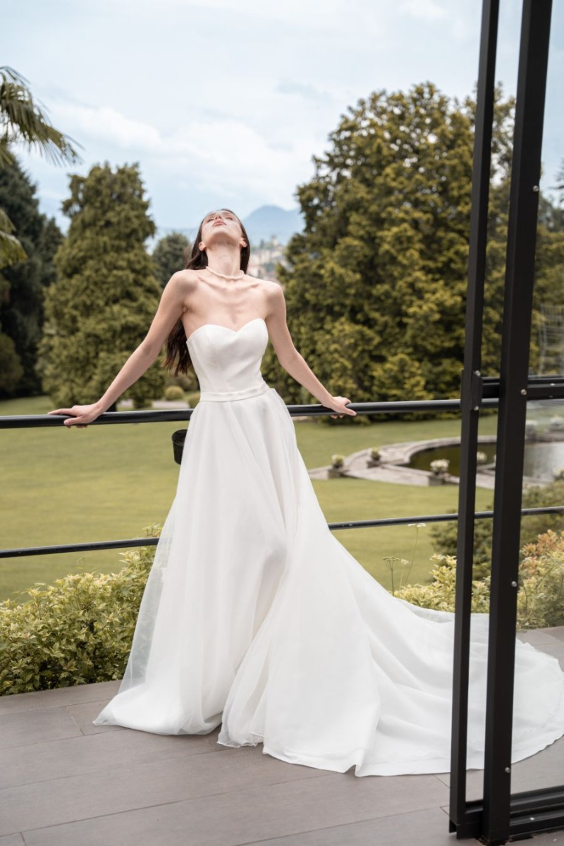 DARIA - THE ROMANTICA COLLECTION
