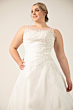 Abito da sposa Cattleya CURVY, elegante con dettagli in pizzo e perline, ideale per spose taglie forti.