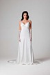 Abito da sposa Isotta, Essential Everlasting Collection, con guanti in pizzo e spalline sottili.