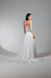 Abito da sposa LUCE con corpetto in pizzo e gonna lunga, Essential Everlasting Collection.