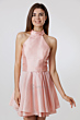 Abito da cerimonia rosa DC01, senza maniche, scollatura alta, modello elegante e femminile.