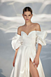 Abito da sposa bianco L324 ARIAMO LIGHT con maniche a sbuffo e scollo a cuore.