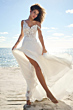 Abito da sposa Maeve Maggie Sottero, spiaggia, sole, design elegante e romantico, scollo a cuore, dettagli floreali.