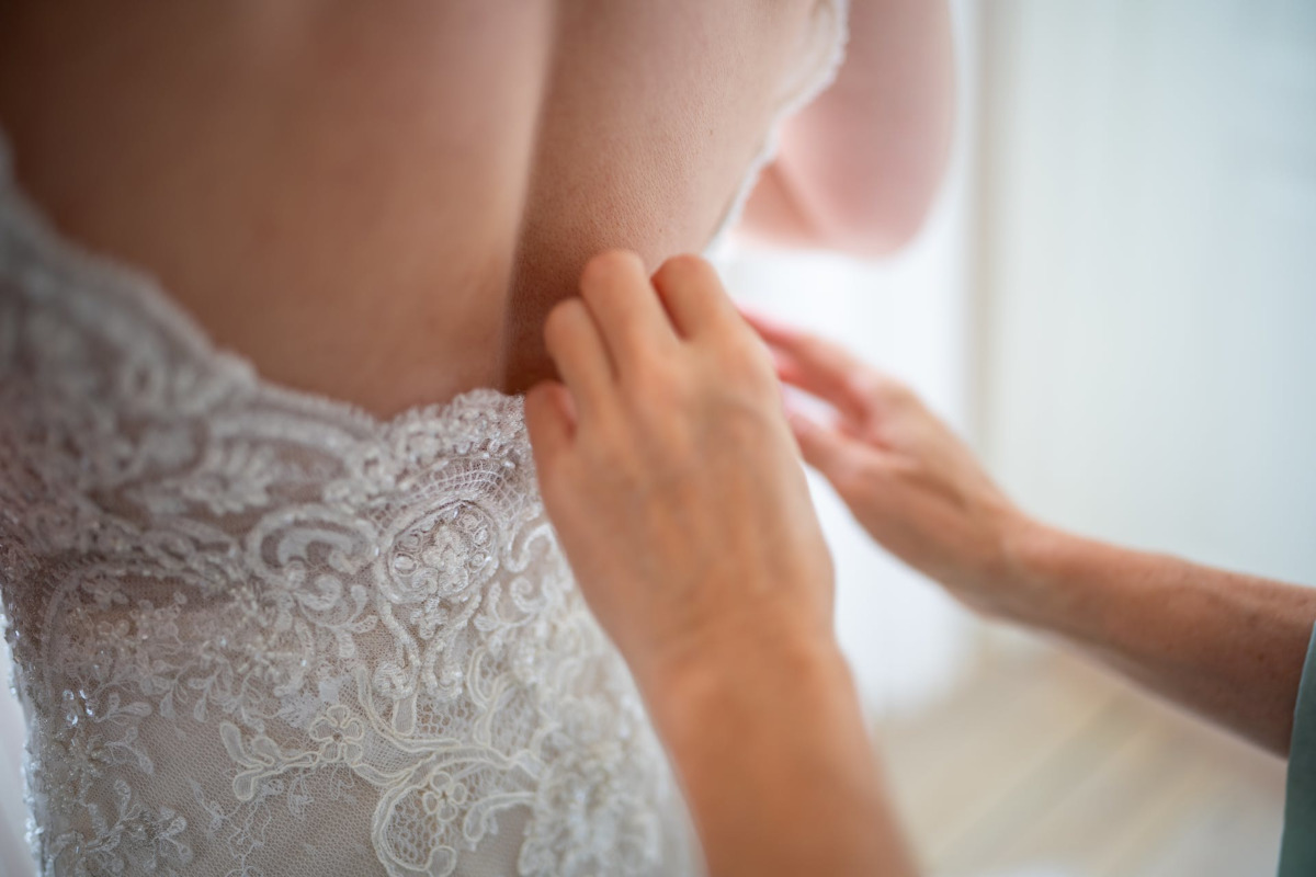 Come è fatto l'abito da sposa a semi sirena?