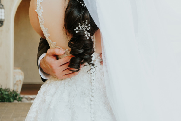 Tutte le novità per le acconciature sposa 2021
