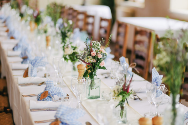 Come organizzare un matrimonio country chic