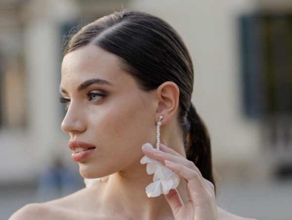 8 accessori da sposa di tendenza per il 2025