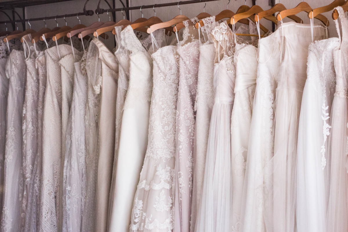 Tessuti degli abiti da sposa: tipologie e consigli
